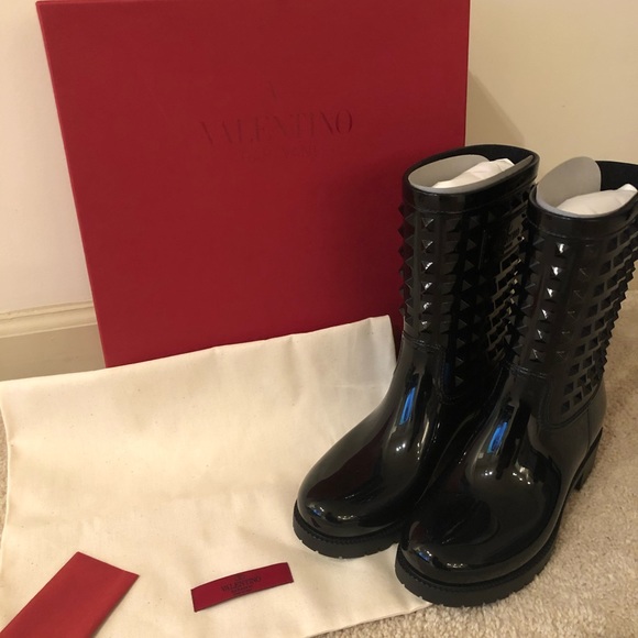 🔥SOLD🔥 🤩 Valentino Garavani Stud Rain boots - Picture 7 of 8